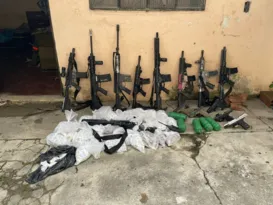 Imagem ilustrativa da imagem Polícia encontra arsenal de guerra durante ação na Baixada