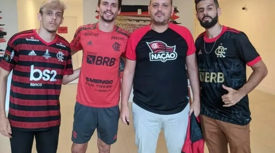 Imagem ilustrativa da imagem Foto do joelho de Rodrigo Caio durante visita de sócios preocupa torcedores do Flamengo