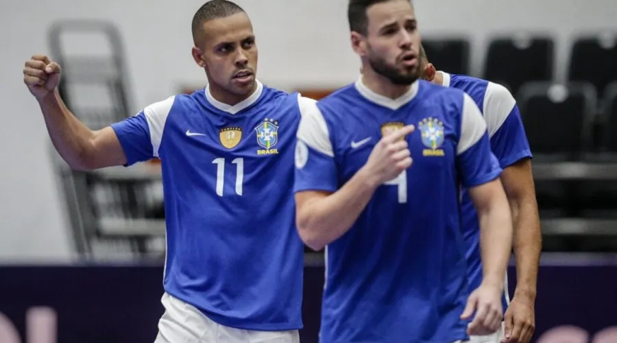 Imagem ilustrativa da imagem No duelo de invictos, Brasil supera a Colômbia pela Copa América de Futsal