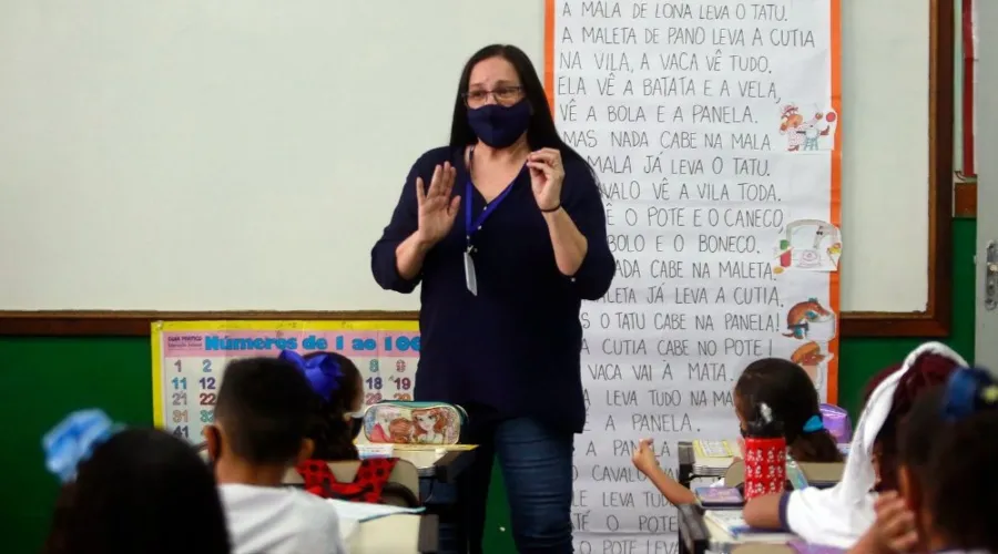 Imagem ilustrativa da imagem Prefeitura do Rio convoca mais de 1,1 mil novos professores